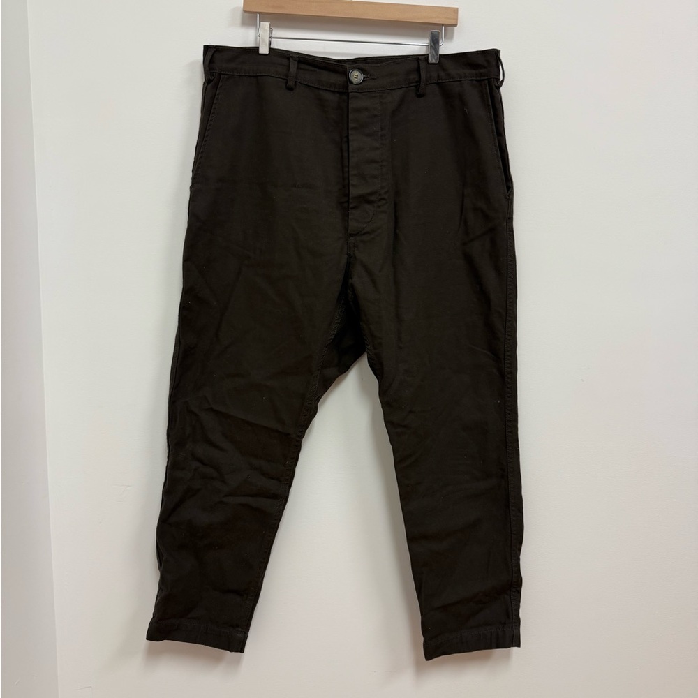 Men's RTH BRAND Classic Black Chinos, never worn. Size 5